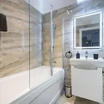 Spacious 407 Апартаменти