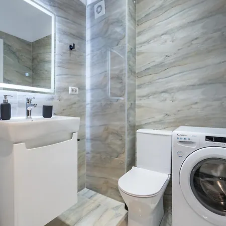Apartment Spacious 407