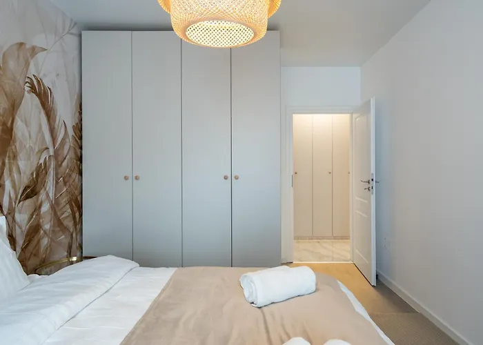 Spacious 407 *
